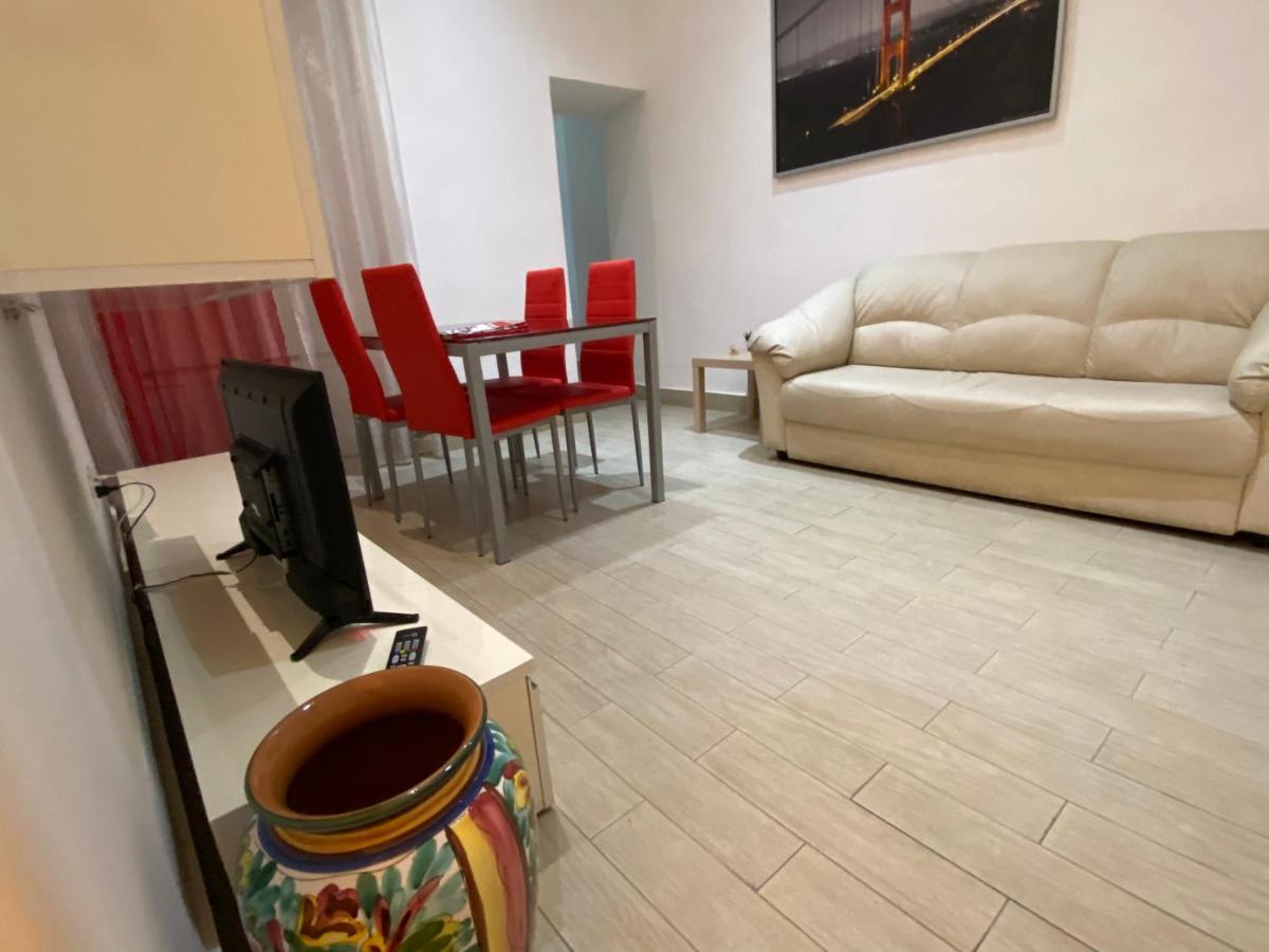 Casa Vacanza La Collegiata CTA Eksteriør billede